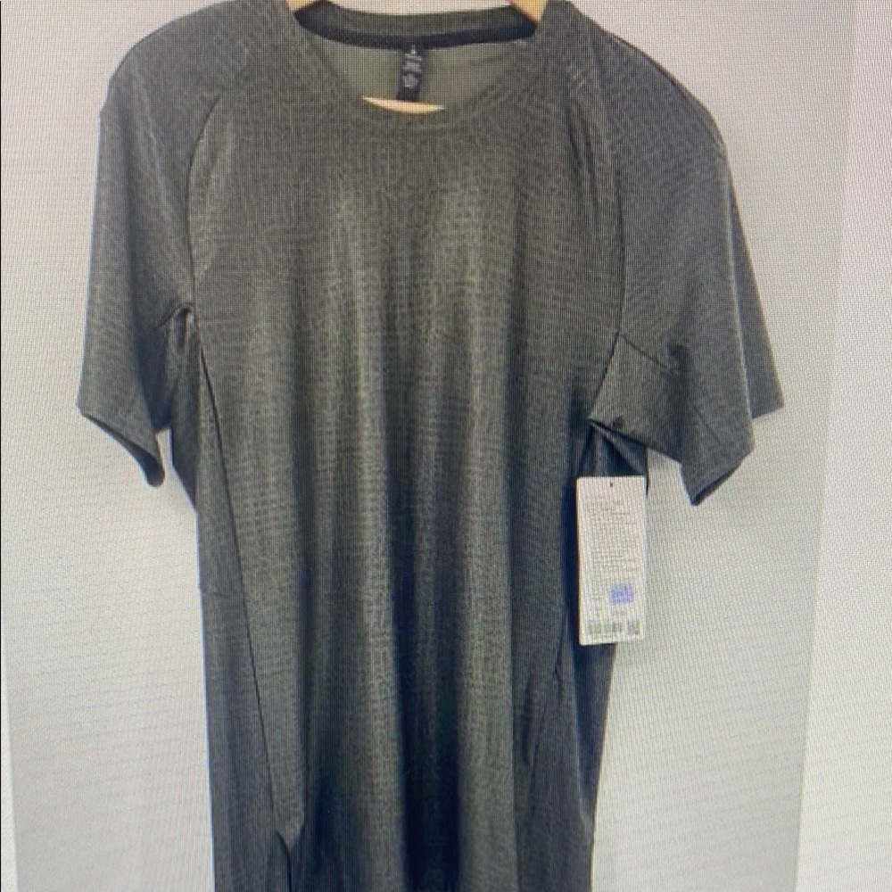 Lululemon Licence to Train Short Sleeve Men's Sz S Olive Green Athletic Shirt